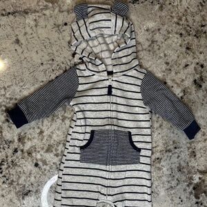 *GENTLY WORN* Carter's 6 M Baby Bear Hood Zip-Up Thermal Jumpsuit